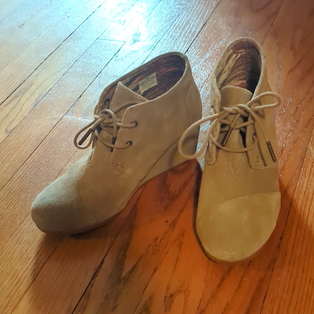 Toms wedge booties